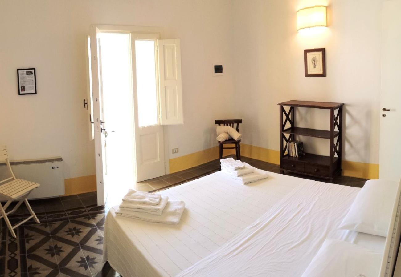 Palazzo Guglielmo Hotell Vignacastrisi Rum bild