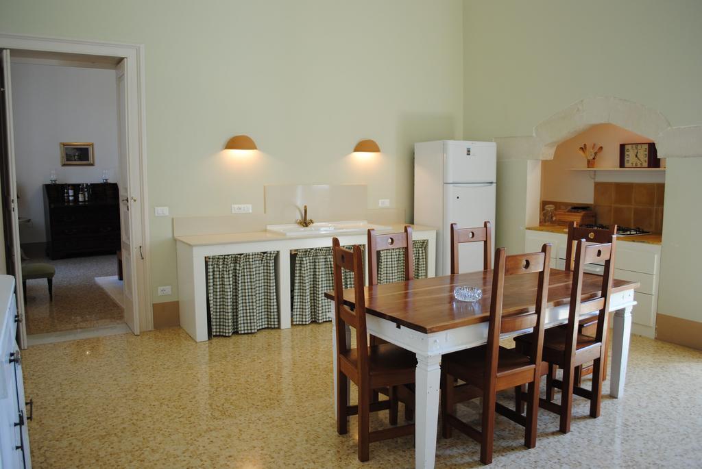 Palazzo Guglielmo Hotell Vignacastrisi Rum bild